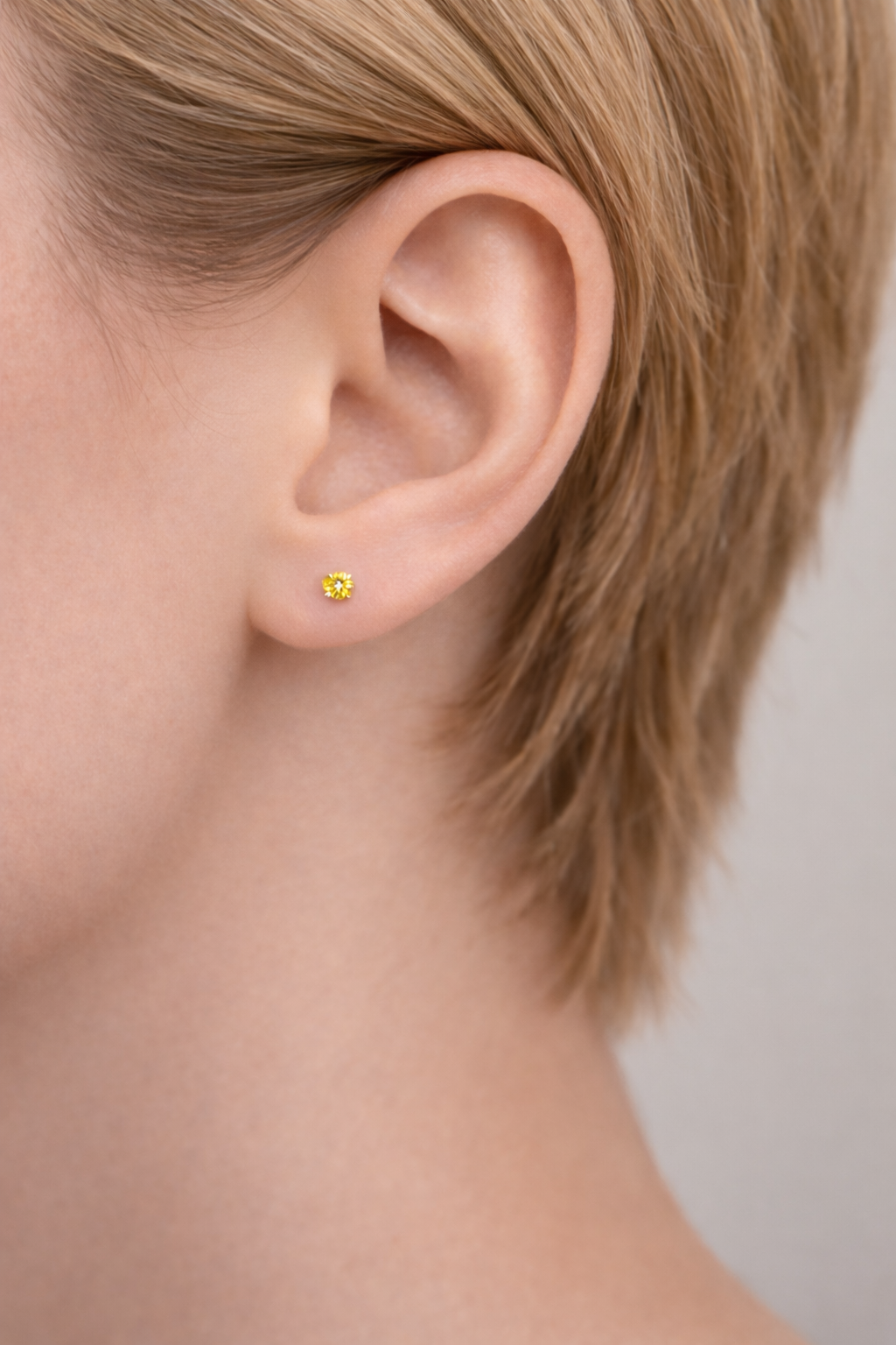 SHOMA HIRATSUKA × AURALAB – 0.06ct SIGNATURE STUD EARRING (yellow)